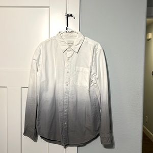 Men’s American Eagle button down shirt, size large. In new condition, never worn